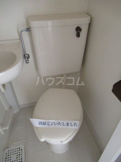 【藤沢市鵠沼海岸のアパートのトイレ】