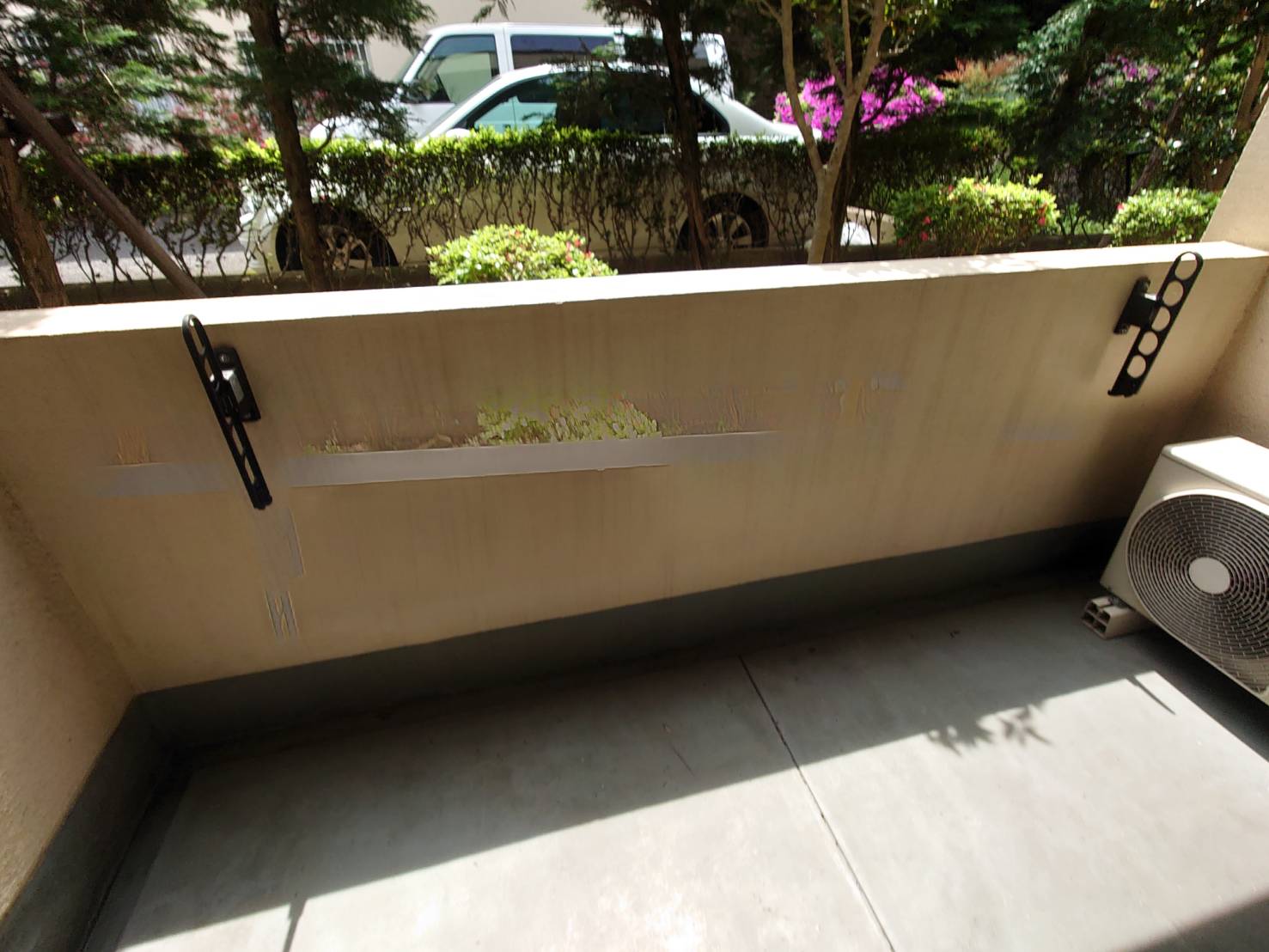 バルコニー　日当たりの良いバルコニー