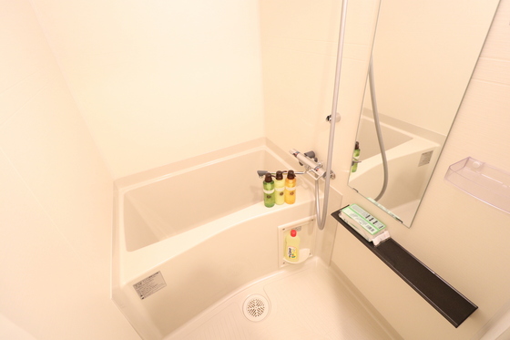 バス・シャワールーム　※別部屋の写真です