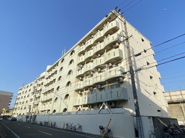 露橋ロイヤルハイツＩの建物外観