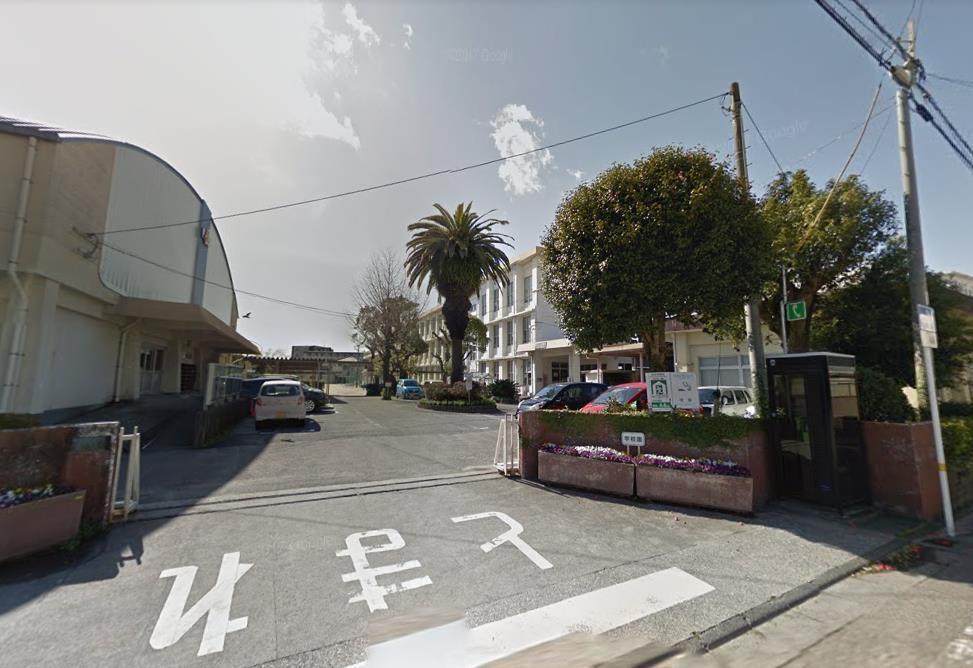 小学校　小戸小学校（小学校）まで950m