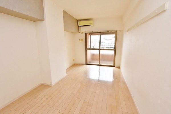 居室・リビング　★洋室8帖★