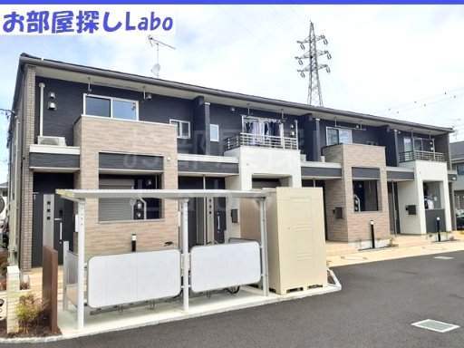 小田原市飯田岡のアパートの建物外観