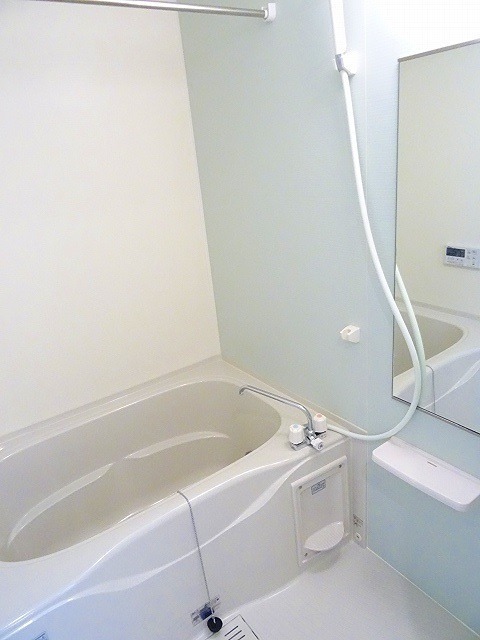 バス・シャワールーム　追焚き機能付きです。