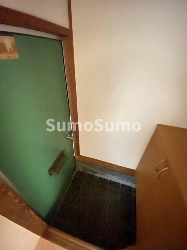 玄関　収納もある玄関です