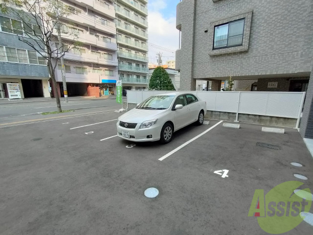 【札幌市北区北二十二条西のマンションの駐車場】