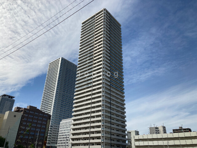 札幌市東区北七条東のマンションの建物外観