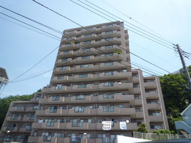 相模原市中央区上溝のマンションの建物外観