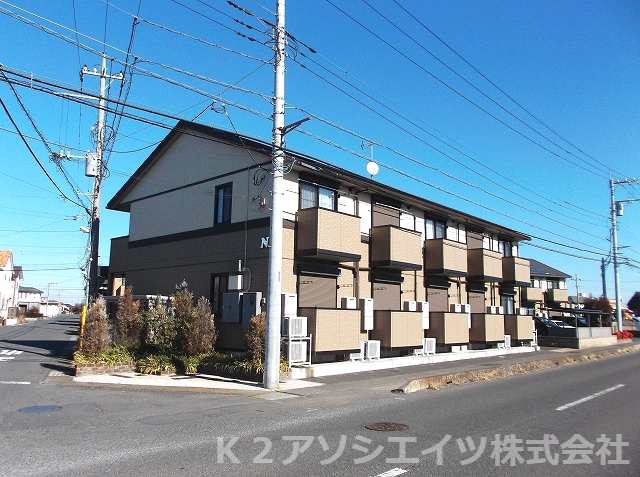 結城市新福寺のアパートの建物外観