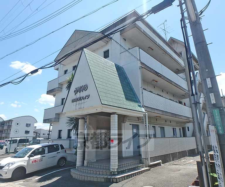 亀岡市千代川町小川のマンションの建物外観