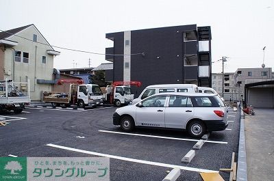 【リブリ・イーストガーデンの駐車場】