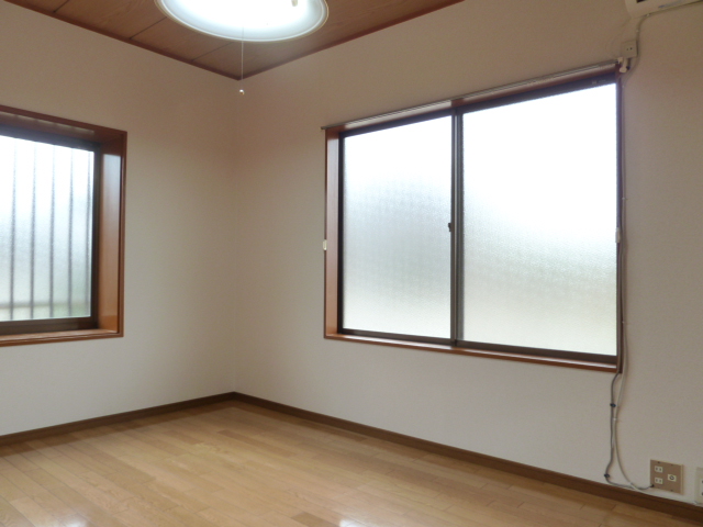 居室・リビング　２面採光