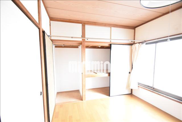 収納　壁一面の収納です