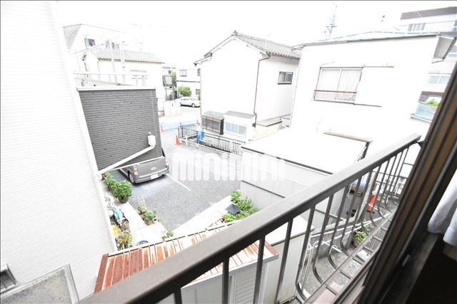 バルコニー　こちらで洗濯物が干せます