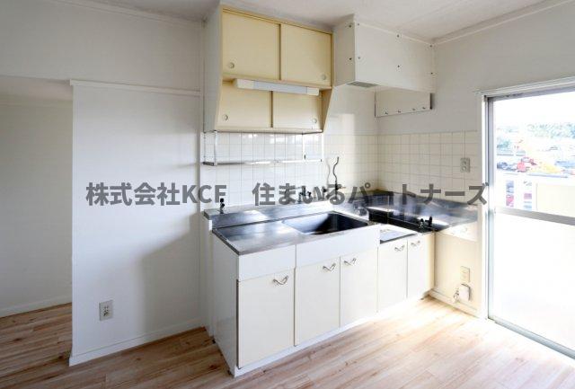 キッチン　コンパクトなキッチンで掃除もラクラク