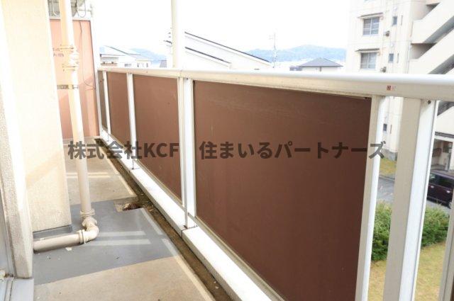 バルコニー　暖かな日差しのふりそそぐバルコニー