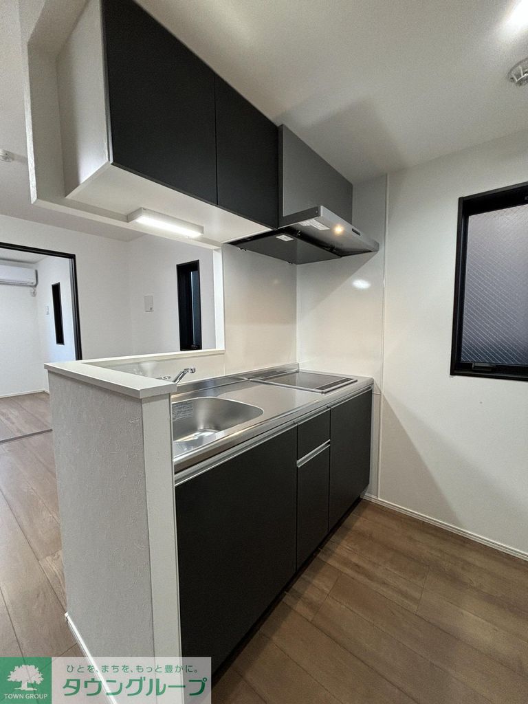 キッチン　玄関