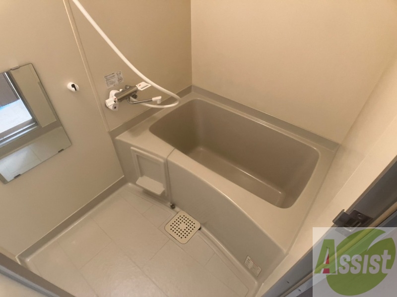 バス・シャワールーム　ユニットバスです。疲れを癒すのに欠かせませんね！