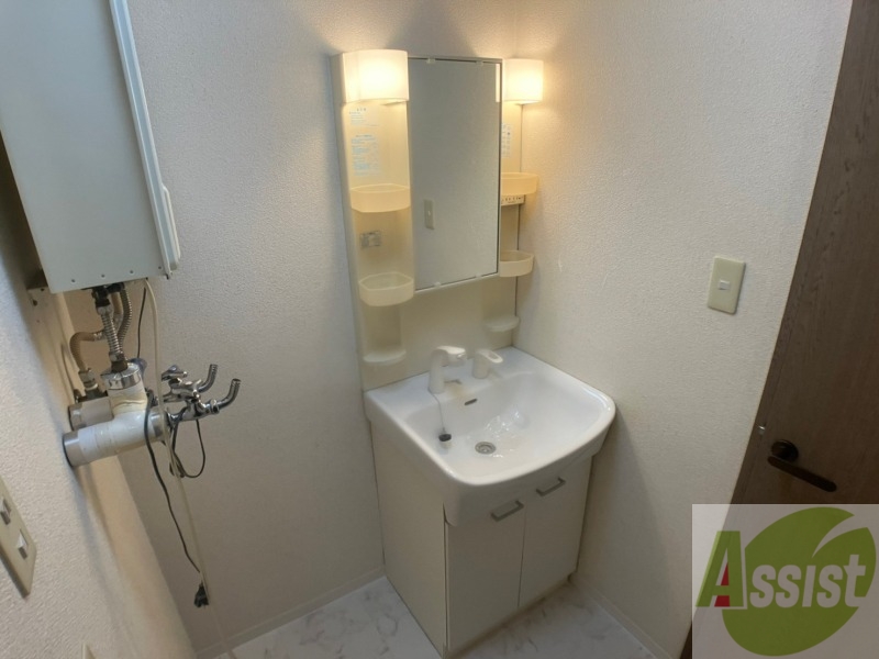 洗面設備　こちらに洗面台があります。朝の洗顔はこちらで。