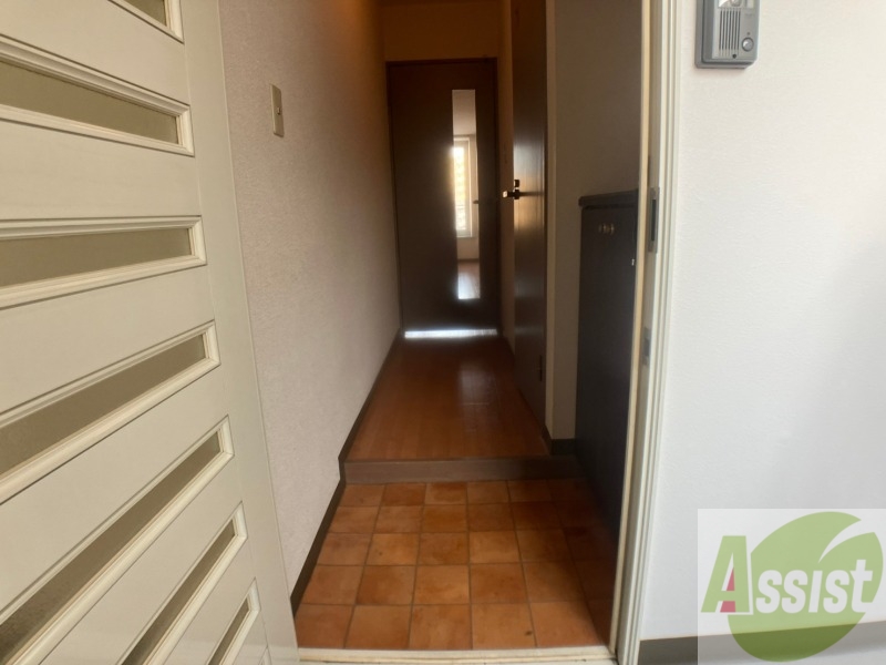 玄関　玄関の様子です。明るい印象ですね。気分もあがりそう。