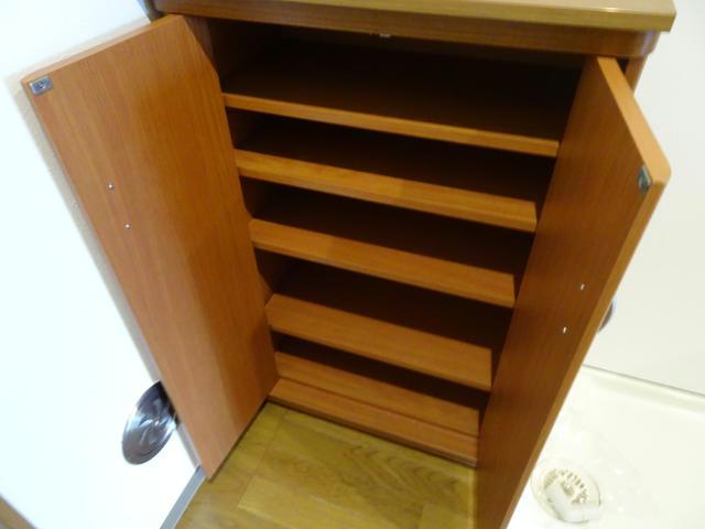 玄関　シューズボックス