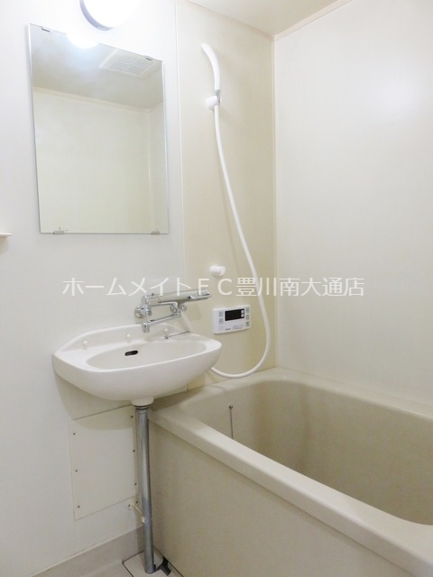 バス・シャワールーム　同型別部屋写真