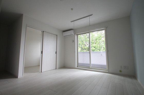 居室・リビング　※別部屋の写真です