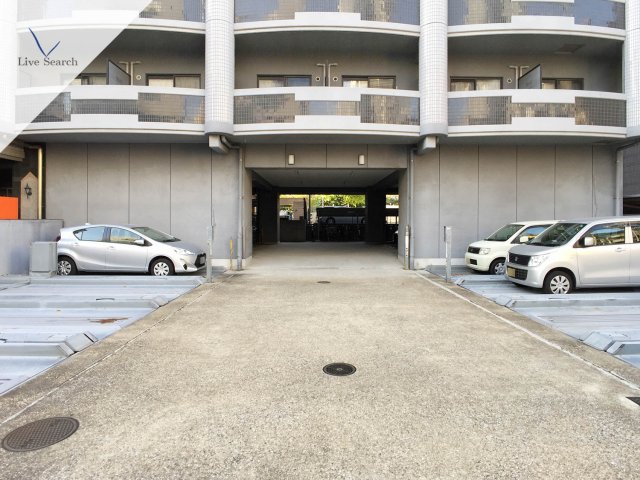 駐車場　車をお持ちの方に嬉しい駐車場付きの物件です