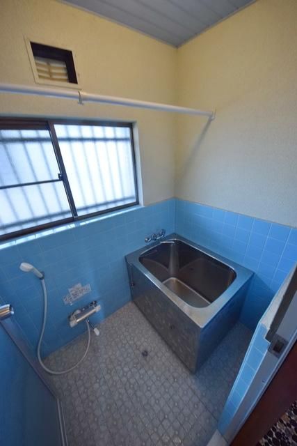 バス・シャワールーム　★窓の付いたお風呂です★