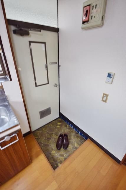 玄関　★ゆとりある玄関スペースです★