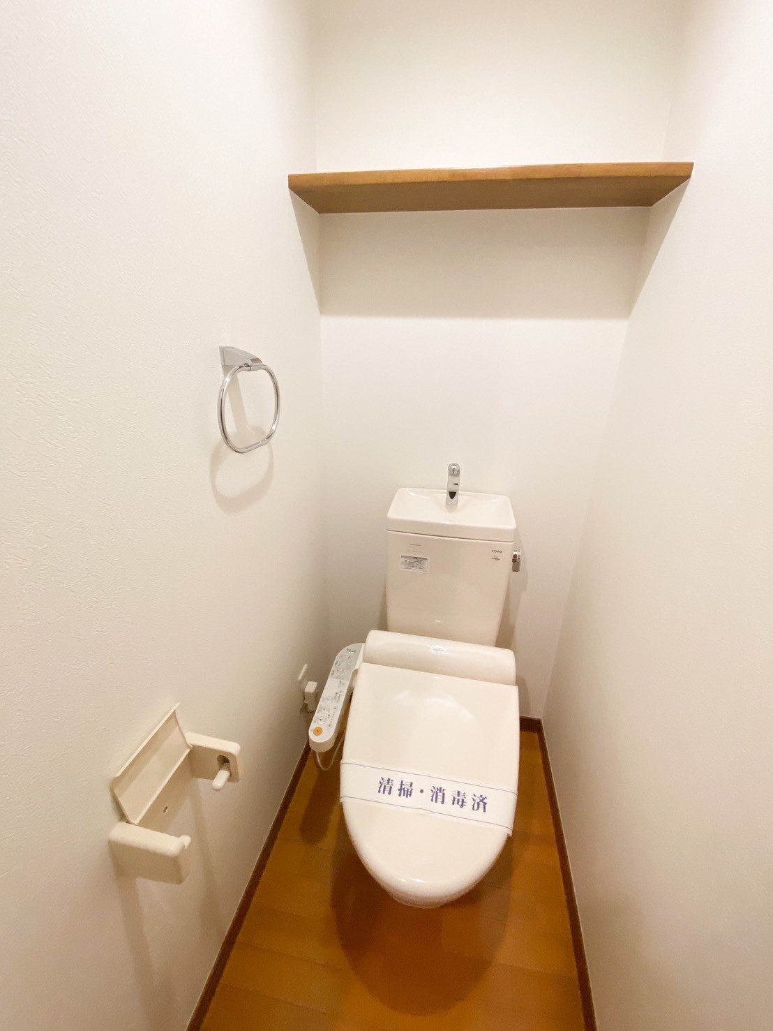 トイレ　※別号室の参考写真です