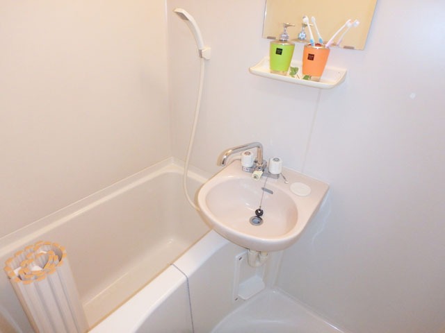 バス・シャワールーム　洗面台付きユニットバス※備品は付きません