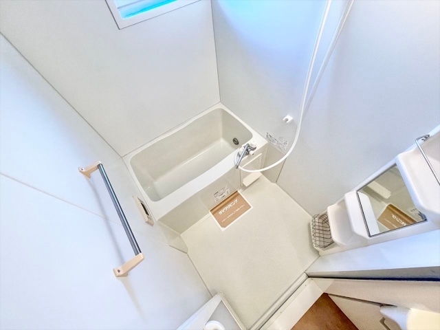 バス・シャワールーム　同一建物内２０２号室内装写真転載
