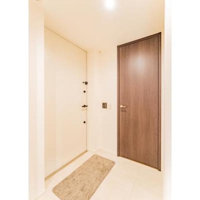 玄関　※写真は同タイプ住戸です。