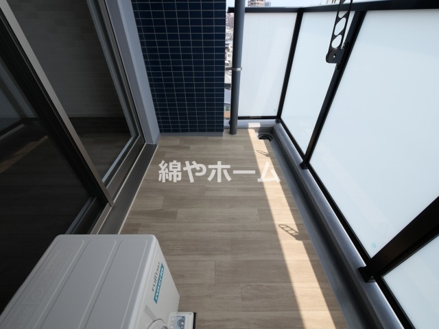 バルコニー　外からの目が気にならないバルコニーで洗濯物が干せます