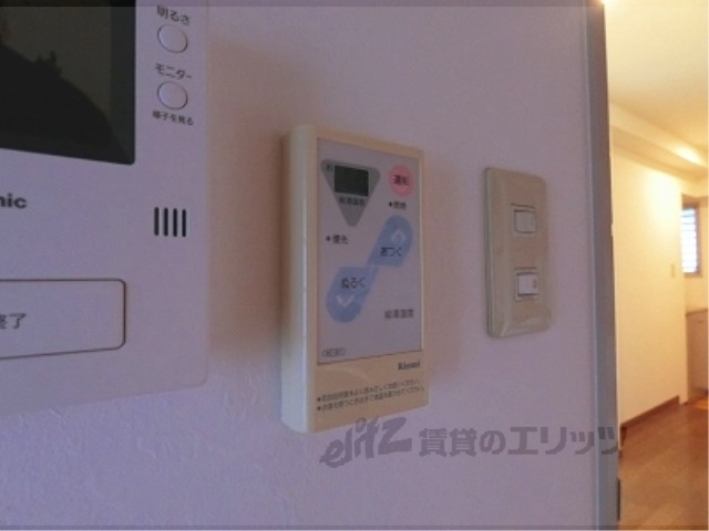 その他設備　給湯器リモコン