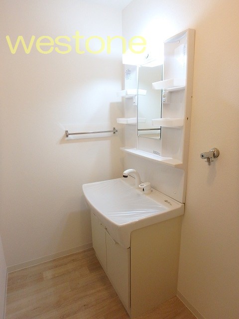 洗面設備　洗面化粧台です