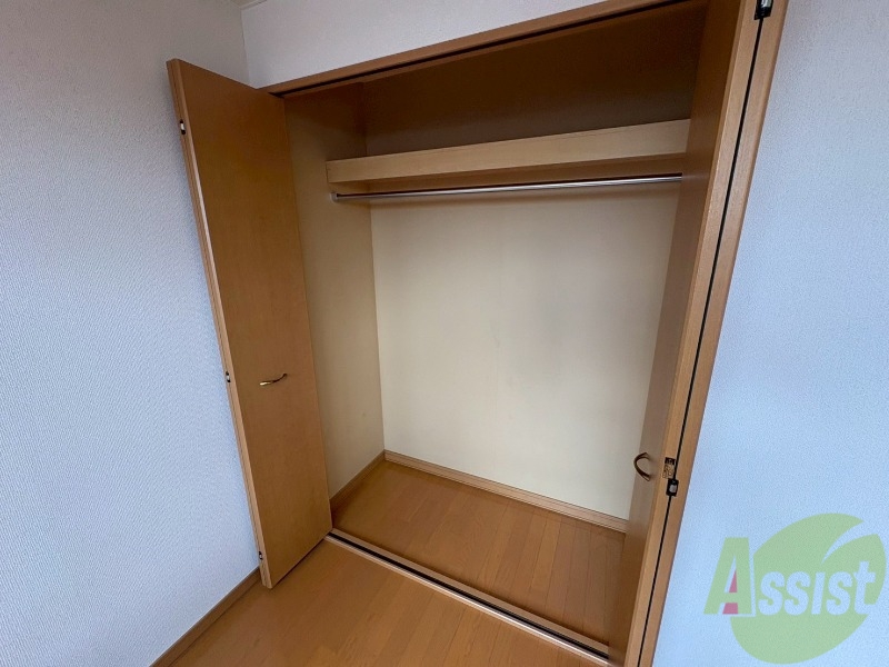 収納　寝室の収納です。部屋がすっきり片付きます。