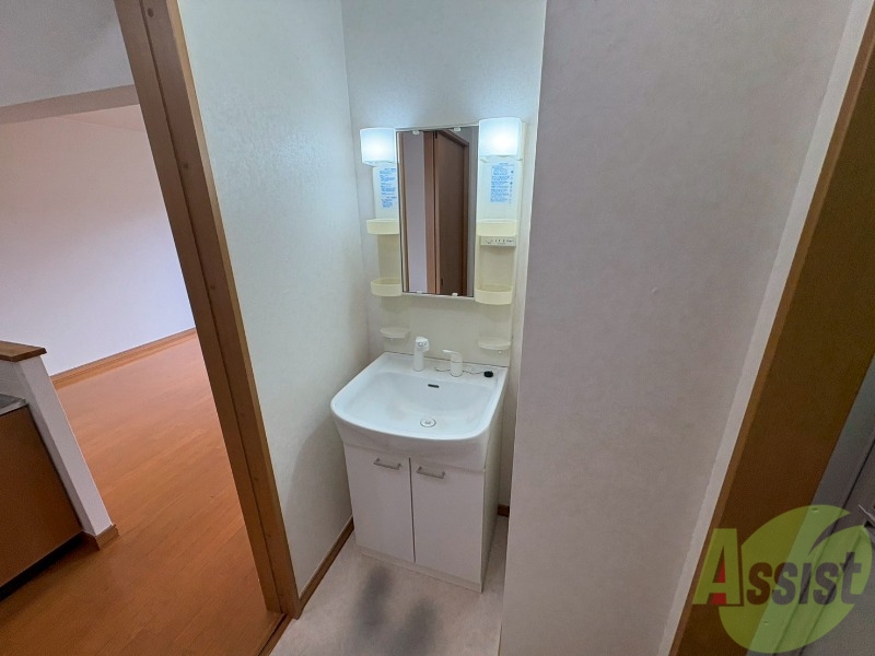 洗面設備　こちらに洗面台があります。朝の洗顔はこちらで。