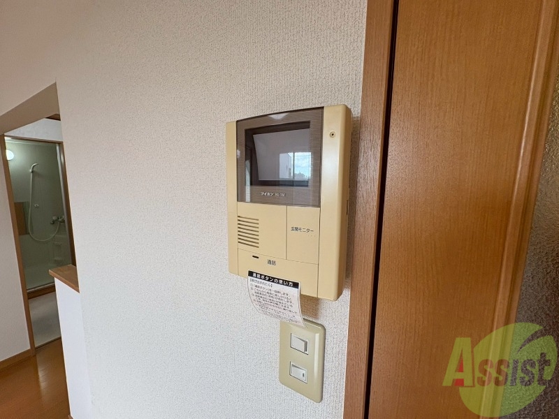 セキュリティ　ＴＶモニター付インターホンです。来客者の顔が見えるので安心！