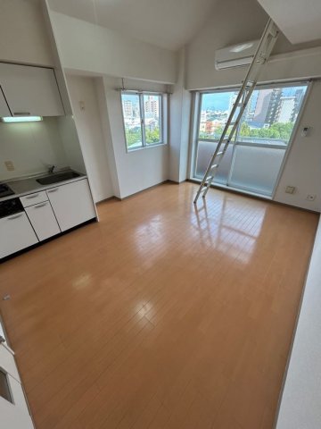 居室・リビング　ゆったり過ごせる居間です