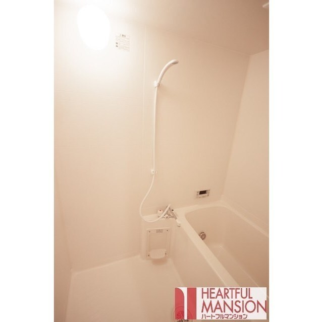 バス・シャワールーム　追い焚き機能付き☆