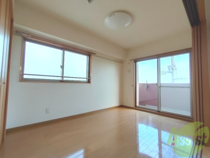 その他部屋・スペース　６帖の洋室は寝室などでお使いいただけます。