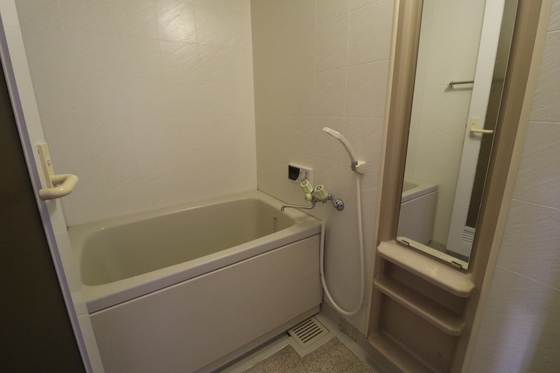 バス・シャワールーム　※別部屋の写真です