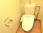 トイレ　温水洗浄便座付のトイレです☆
