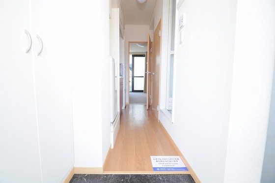 玄関　※他号室の写真になります