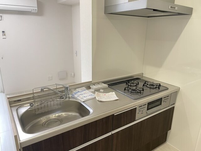 キッチン　キッチン　３口コンロ