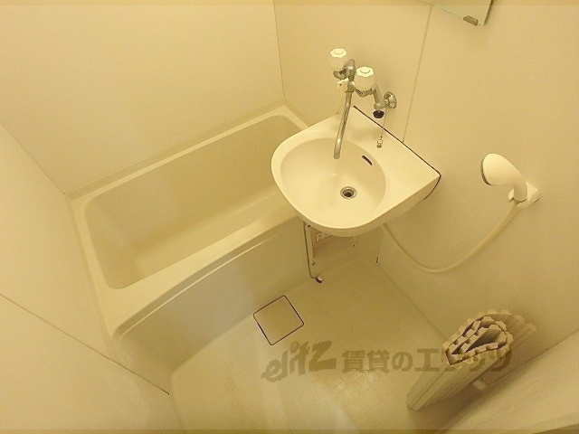 バス・シャワールーム　バス