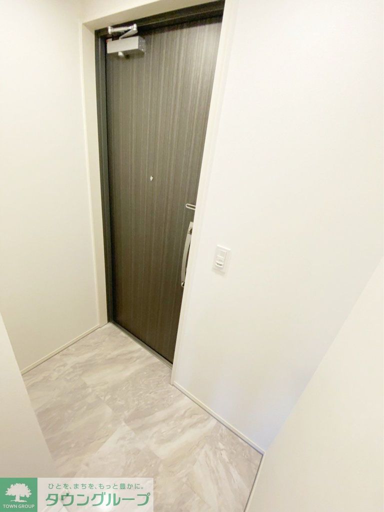 玄関　お部屋探しはタウンハウジングへ♪