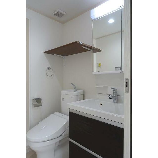 洗面設備　独立洗面台が標準装備！朝の身支度が快適に♪